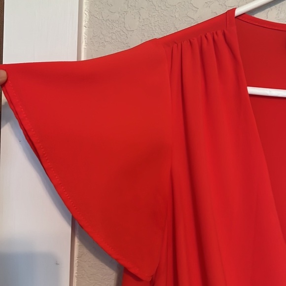 Vici orange red flutter sleeve faux wrap button blouse size S. EUC - Picture 7 of 9